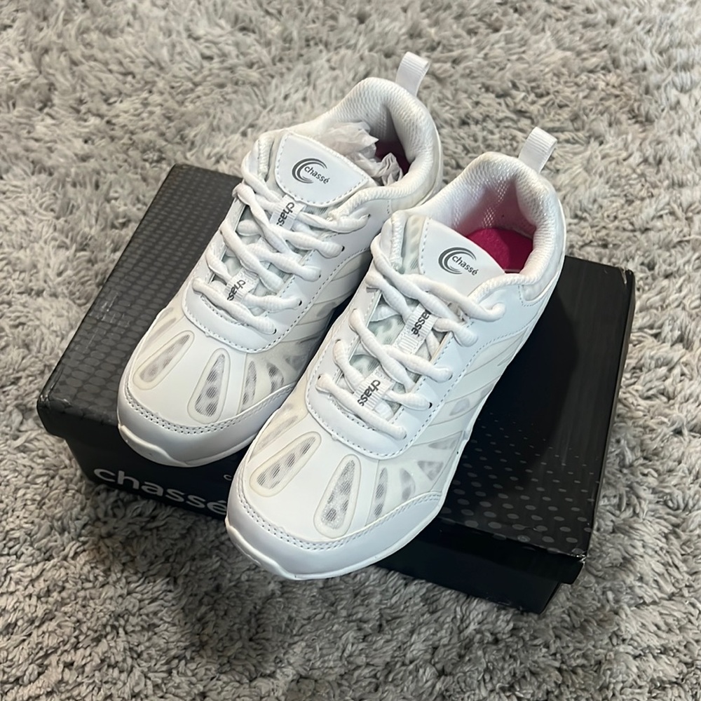 Cheer shoes